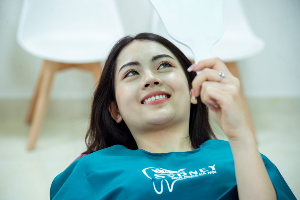 Bác sĩ niềng răng sứ