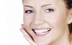 Niềng răng mặt trong giá bao nhiêu
